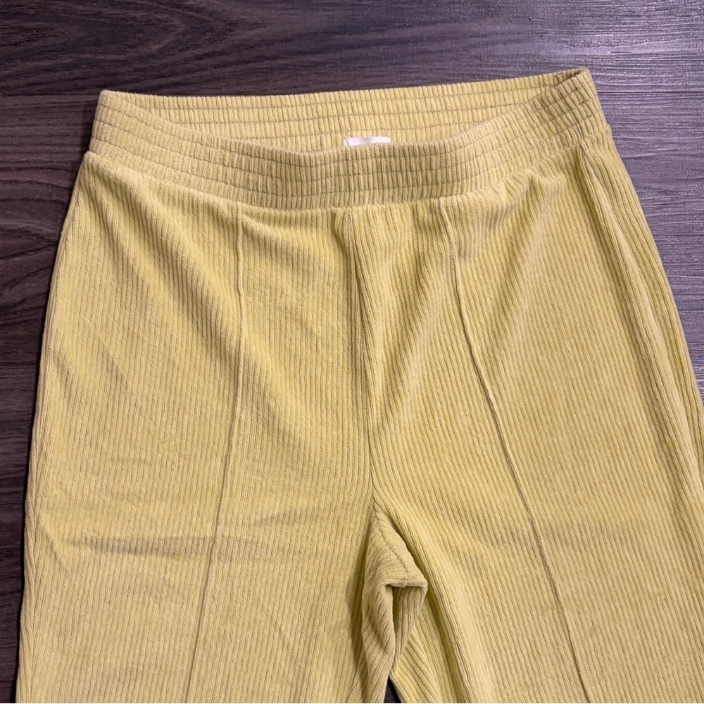 NWOT - Aerie Groove-On Rib Velour Flare Pant - Size Small